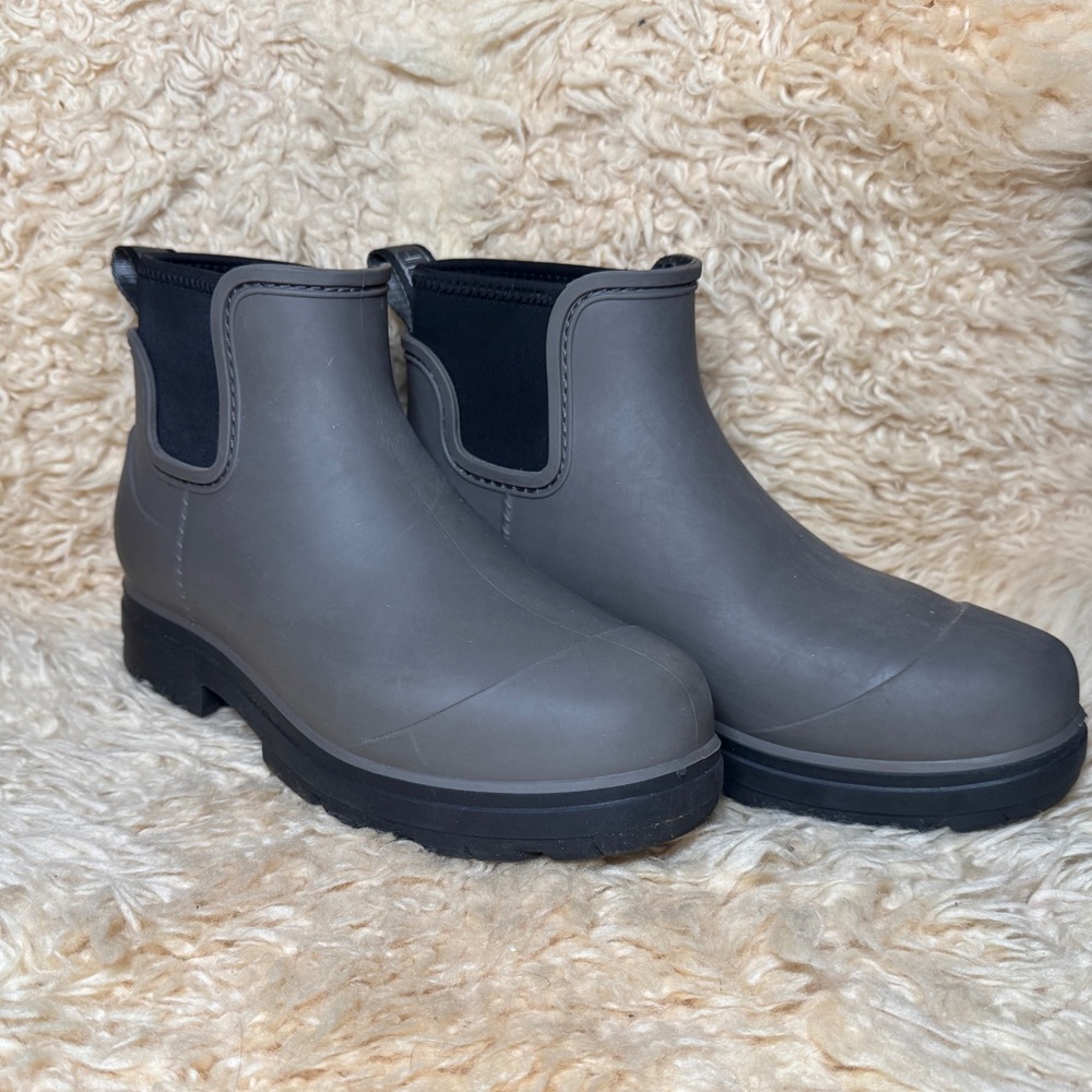 UGG Droplet Waterproof Rain Boots size 8